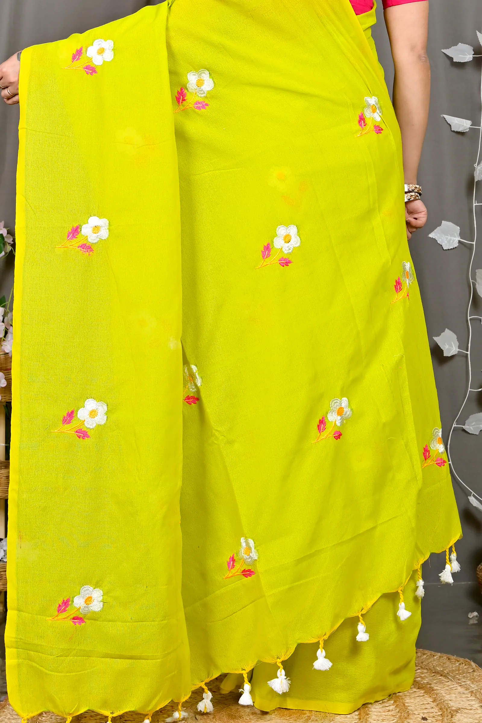 Green Pure Cotton Paray Embroidery Handloom saree (298)